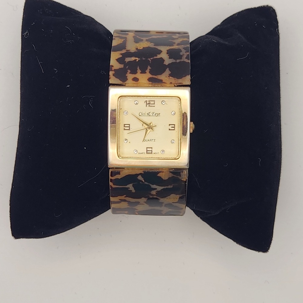 Cici & Faye Quartz Analog Women's Watch Sz. 7 1/4" New‎ Battery